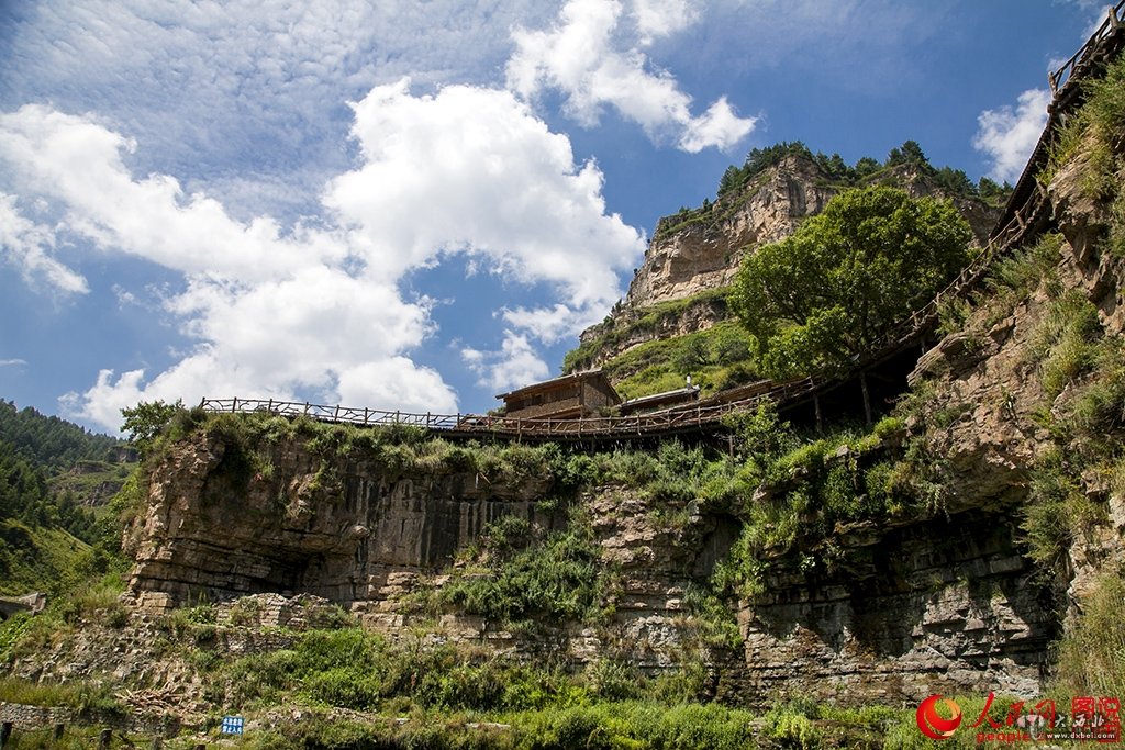 行游山西：宁武半山腰上的悬空村王化沟