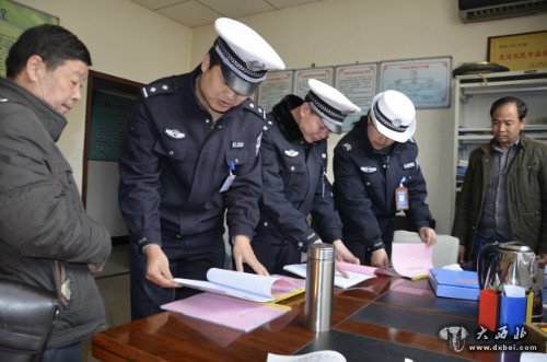 七里河交警加强农村道路交通安全