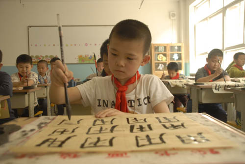 西关：新华小学社团活动激活快乐校园