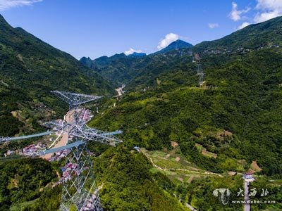 酒湖高压线路完成首次穿越秦巴山脉架线作业